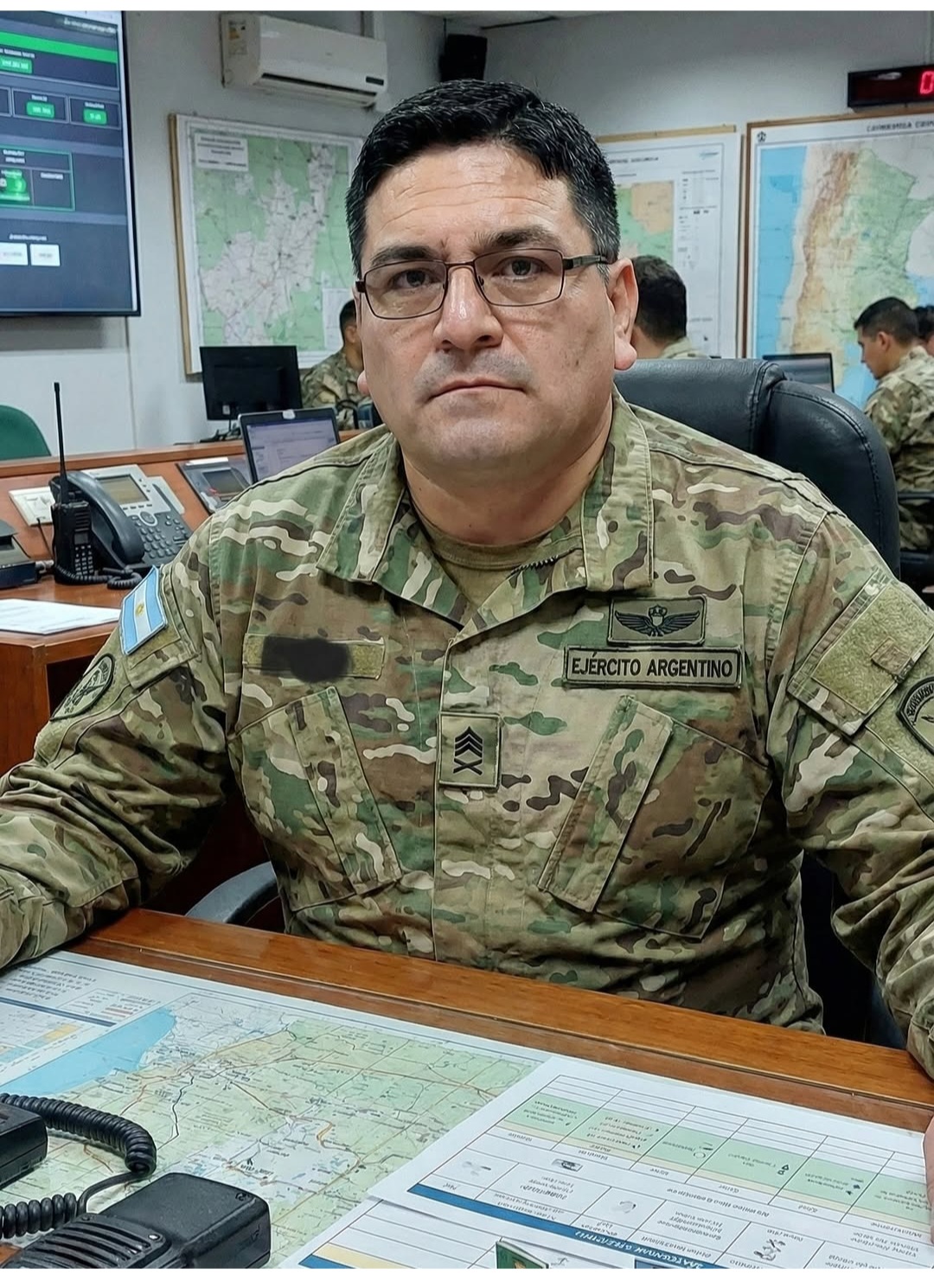 Prof. Facundo Gutierrez en un centro de operaciones